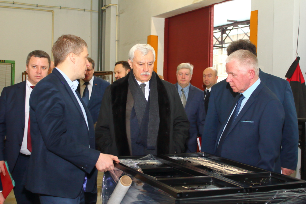Губернатор Санкт-Петербурга Георгий Полтавченко посетил завод «Возрождение»